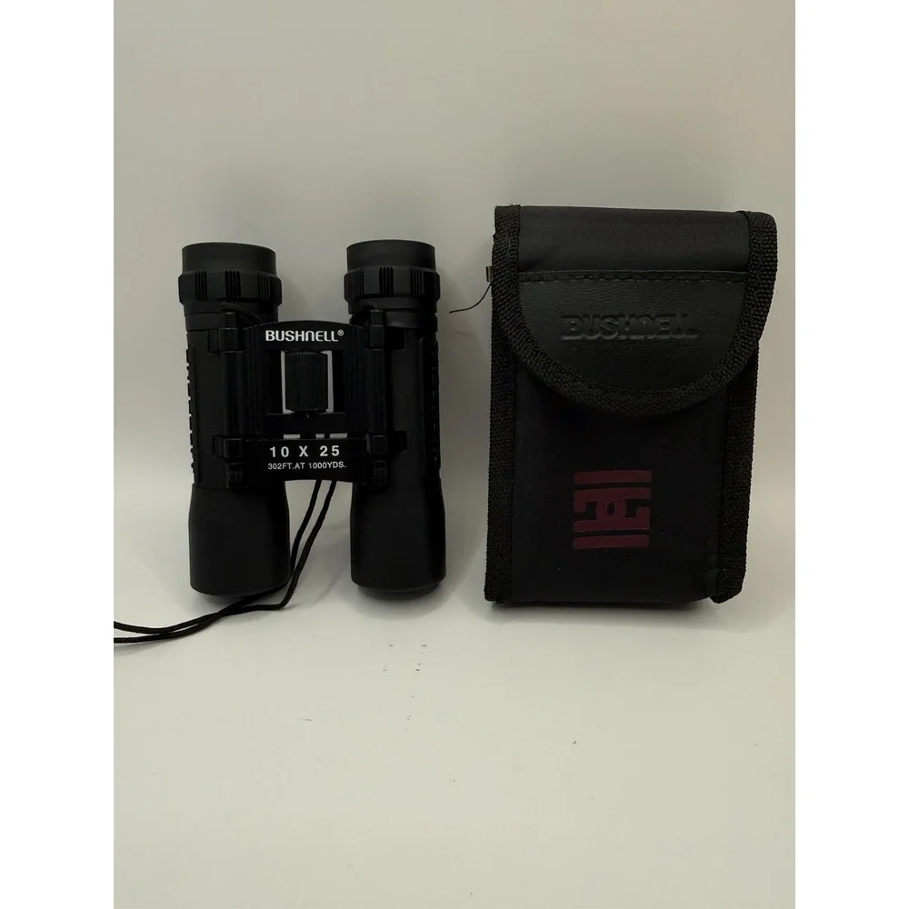 Bushnell 10 X 25 302 AtFt/1000 Yds Binoculars w/ Neck Strap &‎ Case